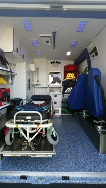 ambulance-int